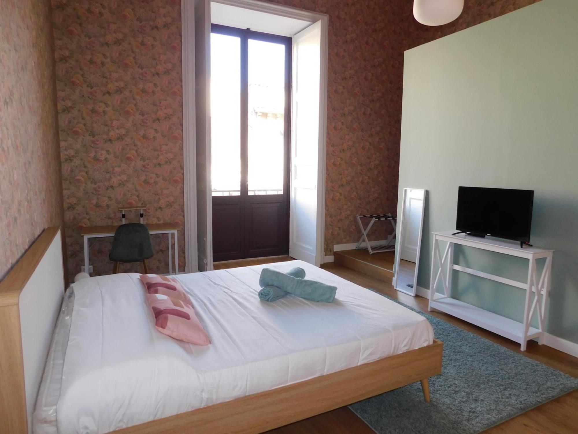 Hibiscus - Etnea Rooms Катания Экстерьер фото